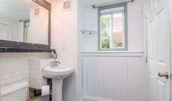 406 Manor Dr, Ann Arbor, MI 48105