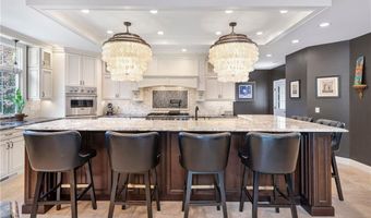 81 Crest Dr, Cranston, RI 02921