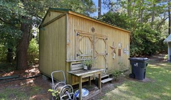 614 Country Club Dr, Arapahoe, NC 28510