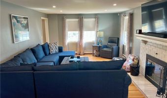 45 Rosemary St, Cranston, RI 02920