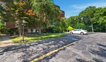 15 Curtis St 101, Cranston, RI 02920
