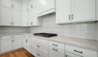 5102 SW Stanford Ct, Bentonville, AR 72713
