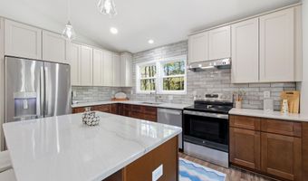 395 DELORIS Rd, Basye, VA 22810