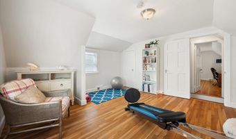 118 Poplar St, Bangor, ME 04401