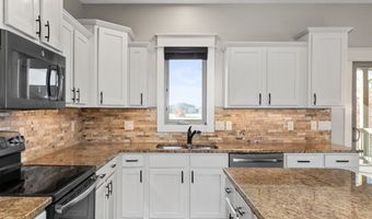 2107 NE 17th St, Ankeny, IA 50021