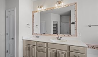 1514 NE Young Ave, Bentonville, AR 72712