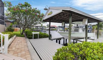 806 EAGLE Ln, Apollo Beach, FL 33572