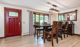 41 Mount View Ave, North Kingstown, RI 02852