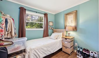 614 Country Club Dr, Arapahoe, NC 28510