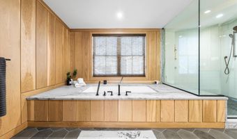 162 76th St, Avalon, NJ 08202