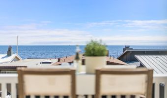 621 Beach Dr, Aptos, CA 95003