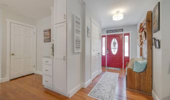 460 NE Oak Hill St, Abingdon, VA 24210