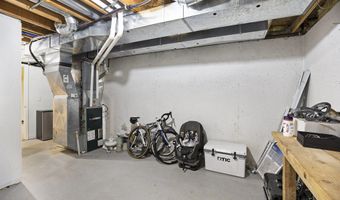 2512 Jade Ct, Ann Arbor, MI 48103
