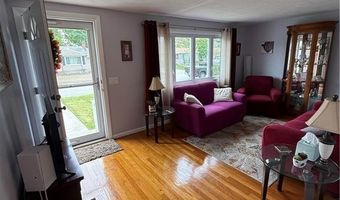 124 Zinnia Dr, Cranston, RI 02920