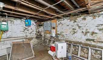 114 S 18th St, Airville, PA 15203