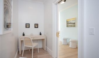 78 Rhode Island Ave 8, Newport, RI 02840