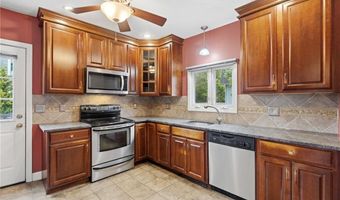 105 Park Ave, Cranston, RI 02905