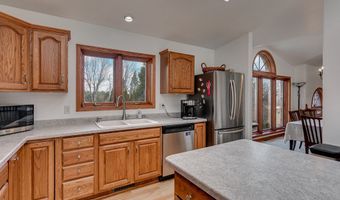 E7009 Jackson Rd, Algoma, WI 54201