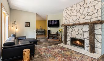 10011 E Rivershore Dr SE, Alto, MI 49302
