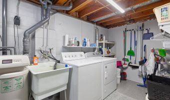 1462 Sand Creek Hwy, Adrian, MI 49221