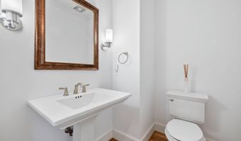 8905 HEMPSTEAD Ave, Bethesda, MD 20817