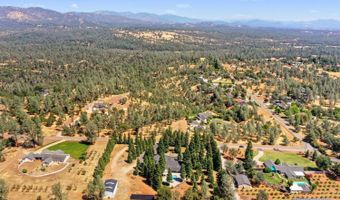 15947 Butterfield Ln, Anderson, CA 96007
