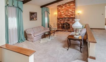 9 Apache Ln, Cumberland, RI 02864