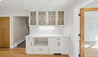 30 Dutchess Dr, Cranston, RI 02921