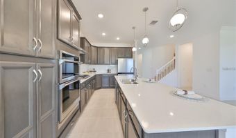 933 SIGNET Dr, Apollo Beach, FL 33572