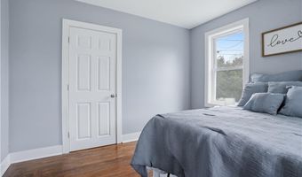 188 Greene Ln, Middletown, RI 02842
