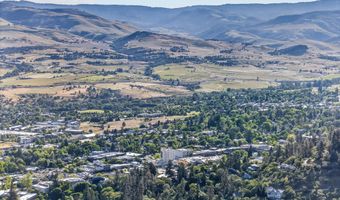 163 Hitt Rd, Ashland, OR 97520