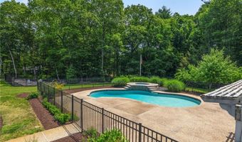 38 Miss Fry Dr, East Greenwich, RI 02818