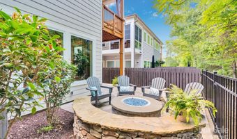 5052 Lesleewood Ct, Charlotte, NC 28226