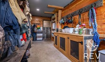 30 Carter Mountain Rd, Cody, WY 82414