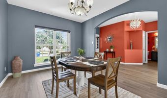 567 Brook Meadow Dr, Ballwin, MO 63021
