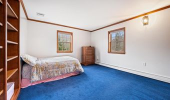 43 Darling Parke Dr, Bangor, ME 04401