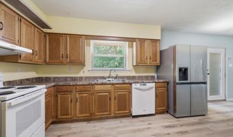 9260 Pinecrest Dr, Biloxi, MS 39532