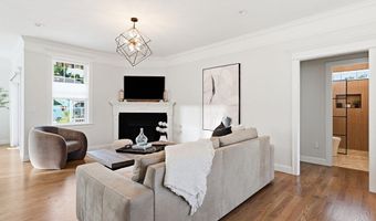 112 Farmington Cir, Agawam, MA 01030