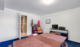 1431 Dietrich Oaks Dr, Ballwin, MO 63021