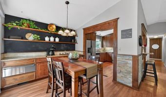 100 Holly Green Dr, Ballwin, MO 63021