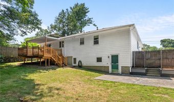 71 Hawthorne Pl, North Providence, RI 02904