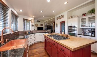 1560 Pinto Dr, Angels Camp, CA 95222