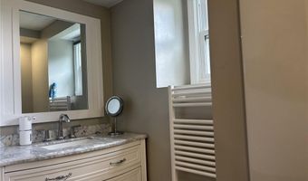 23 Granite St, Johnston, RI 02919