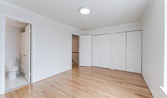 1763 S HAYES St 2, Arlington, VA 22202