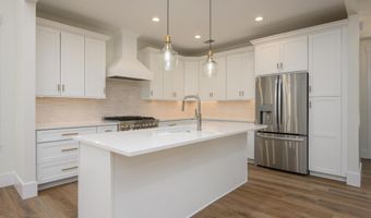 15 Woods Ln, Beaufort, SC 29907