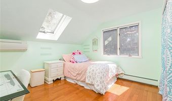 25 Spanker St, Jamestown, RI 02835
