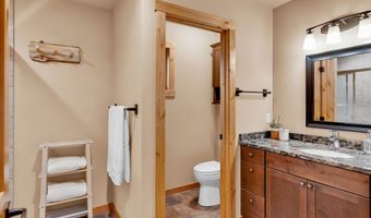 8599 E Apache Trl, Athol, ID 83801