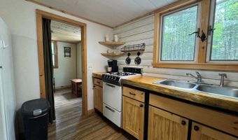 6 Maple Dr, Abbot, ME 04406