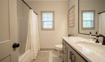 1902 Pebblewood E, Adel, GA 31620