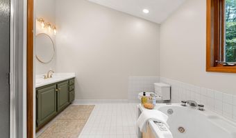 1 Danbury Cir, Amherst, NH 03031